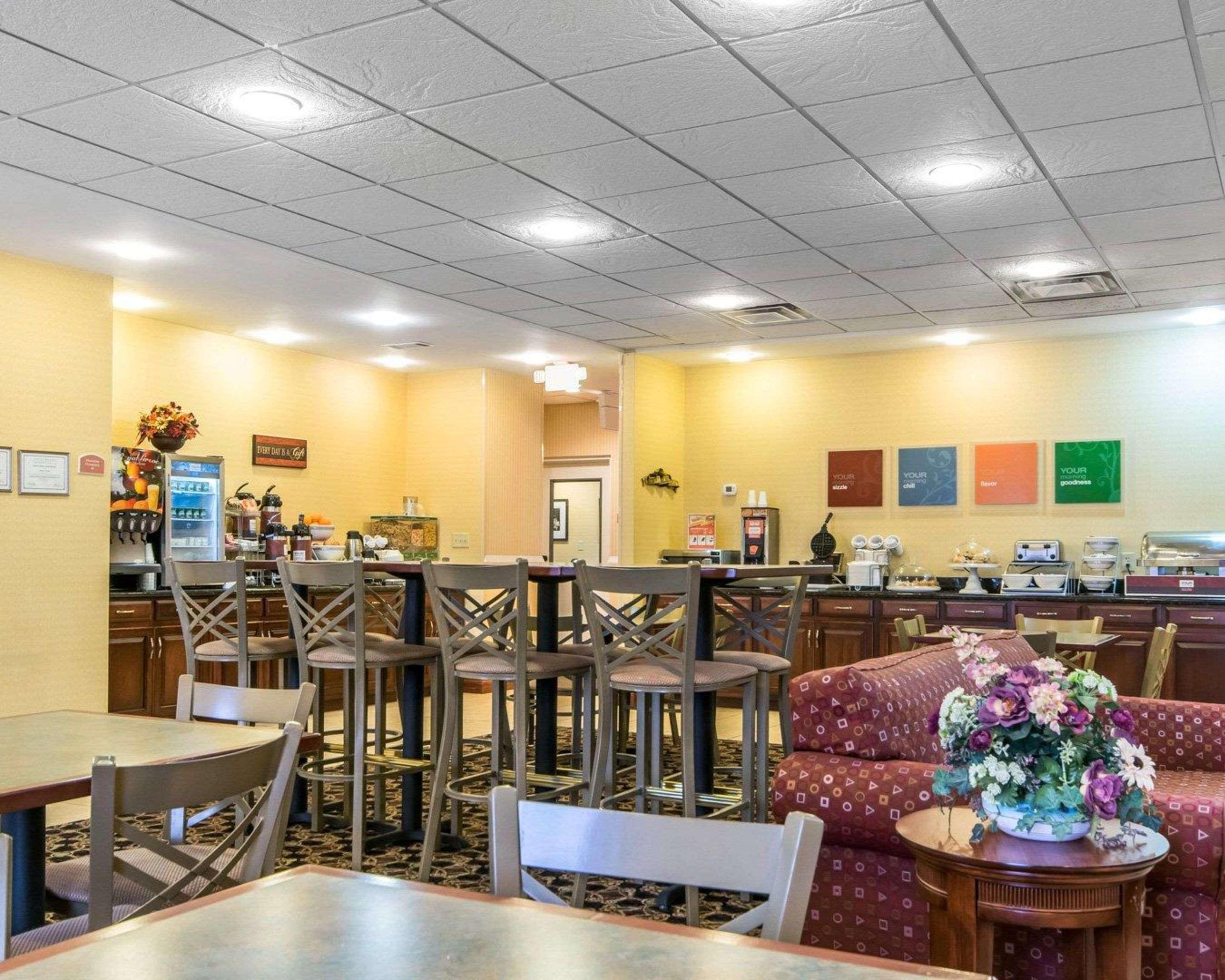 Comfort Suites South Point - Huntington Extérieur photo