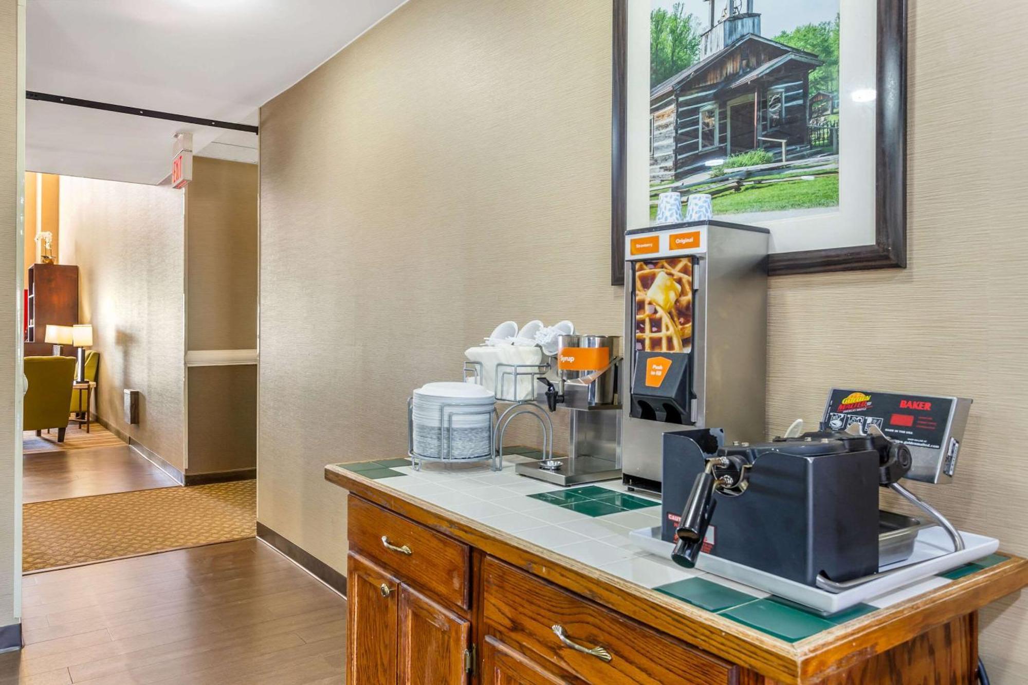 Comfort Suites South Point - Huntington Extérieur photo