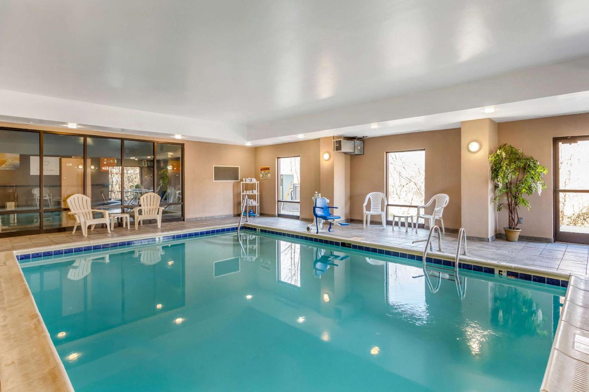 Comfort Suites South Point - Huntington Extérieur photo